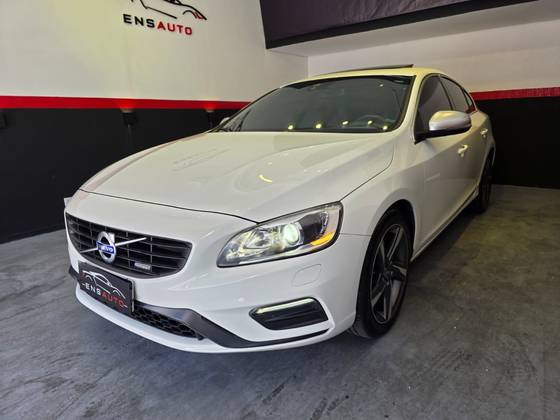 VOLVO S60 2.0 T5 R DESIGN 16V TURBO GASOLINA 4P AUTOMÁTICO